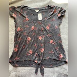 Gray Floral Aeropostale Top Large